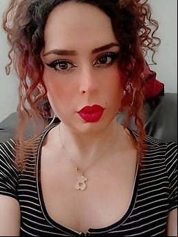 A hot Polish transvestite shows the audience her appetizing ass